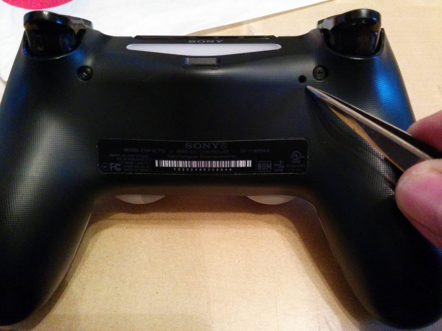 how-to-fix-ps4-controller-blinking-blue-light-geekyslug